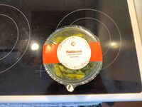 Pastasalat med grøn pesto og kylling