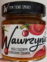 Pasta warzywna z suszonymi pomidorami i żurawiną
