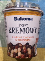 Jogurt kremowy z kulkami zbożowymi w czekoladzie