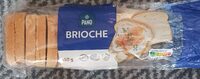 Pieczywo pszenne typu brioche z masłem, krojone