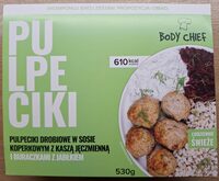 Pulpeciki drobiowe w sosie koperkowym z kaszą jęczmienną i buraczkami z jabłkiem