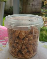 Caramelized Peanuts with Sesame Seeds