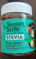 Dark cocoa spread with hazelnuts pieces