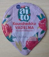 Oat-based dessert with raspberry