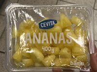 Fersk ananas i biter
