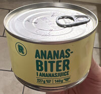 Ananasbiter i ananasjuice