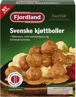 Svenske kjøttboller i fløtesaus med potetmos og tyttebærsyltetøy