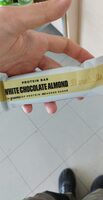 Protein bar white chocolate almond