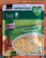 Soupe aux vermicelles avec des carottes