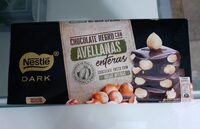 Chocolate negro con avellanas enteras