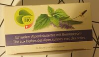 Thé aux herbes des Alpes suisses  avec des orties