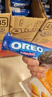 Oreo Strawberry Creme Biscuits