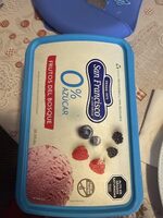 Helado de crema sabor frutos del bosque