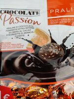 Dark chocolate pralinés with orange