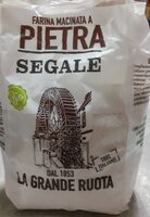 Farina macinata a pietra segale