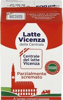 Latte uht parzialmente scremato