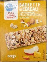 Barrette di cereali con albicocca mela e frutta secca