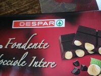 Cioccolato fondente con nocciole intere