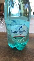 Acqua minerale frizzante