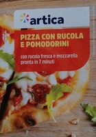 Pizza con rucola e pomodorini
