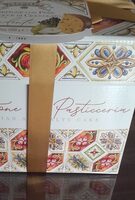 Panettone con pere e gocce di cioccolato