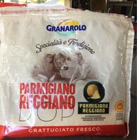 Parmigiano reggiano grattugiato fresco