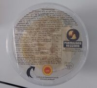 Parmigiano reggiano formaggio a scaglie