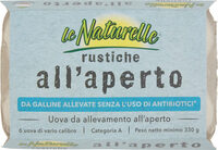Rustiche all'aperto da galline allevate senza
