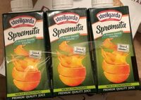 Spremuta di arance bionde fresche
