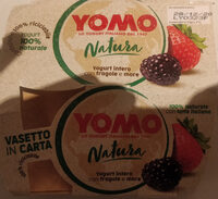 Yogurt intero con fragole e more
