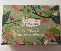 La colomba con crema al pistacchio