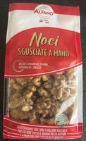 Noci sgusciate a mano