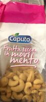 Anacardi frutta secca in movimento