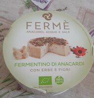 Fernmentino di anacardi con erbe e fiori