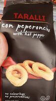 Taralli con peperoncino with hot pepper