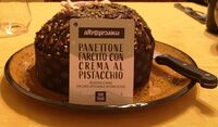 Panettone farcito con crema al pistacchio