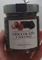 Crema spalmabile al cioccolato e nocciole