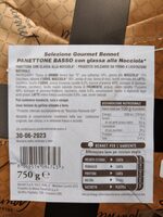Panettone basso con glassa alla nocciola