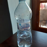 Acqua minerale