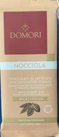 Cioccolato al latte con nocciole intere tostate