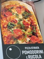 Pizza stirata pomodorini e rucola