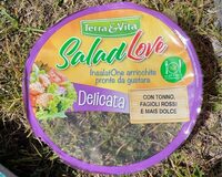 Insalata delicata con tonno, fagioli rossi e mais