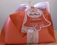 Colomba lavorata a mano con confettura di pesca e amaretti