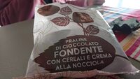 Praline di cioccolato fondente con cereali e crema alla nocciola