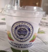 Yogurt colato con fragoline di bosco e savoiardi