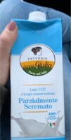 Latte UHT a lunga conservazione