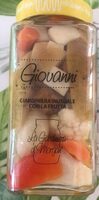 Giovanni guardiniera inusuale con la frutta