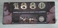 Turrón de chocolate negro con almendra