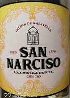 Agua mineral natural con gas