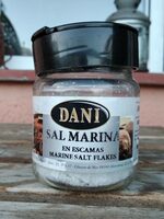 Sal marina en escamas